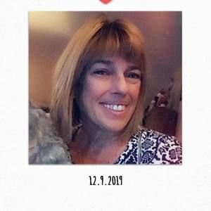 Meet your Posher, Caroline denise